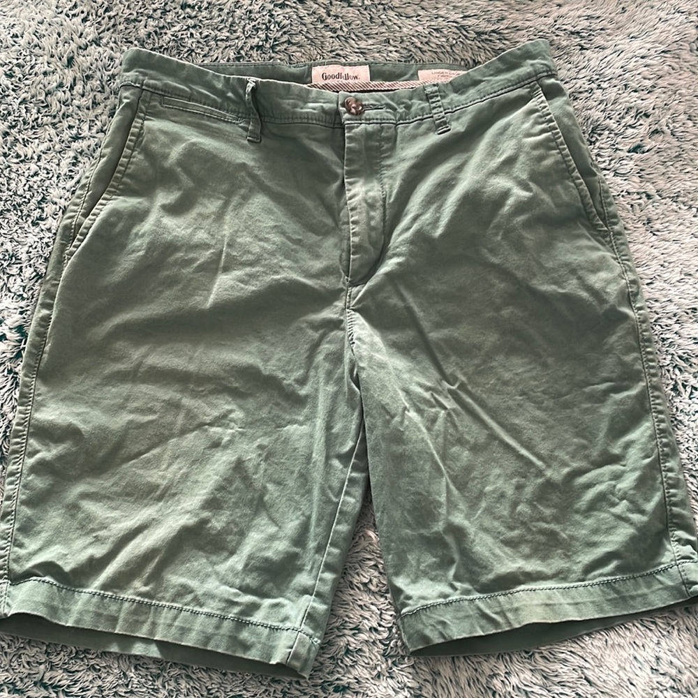 Men’s 30” waist green shorts